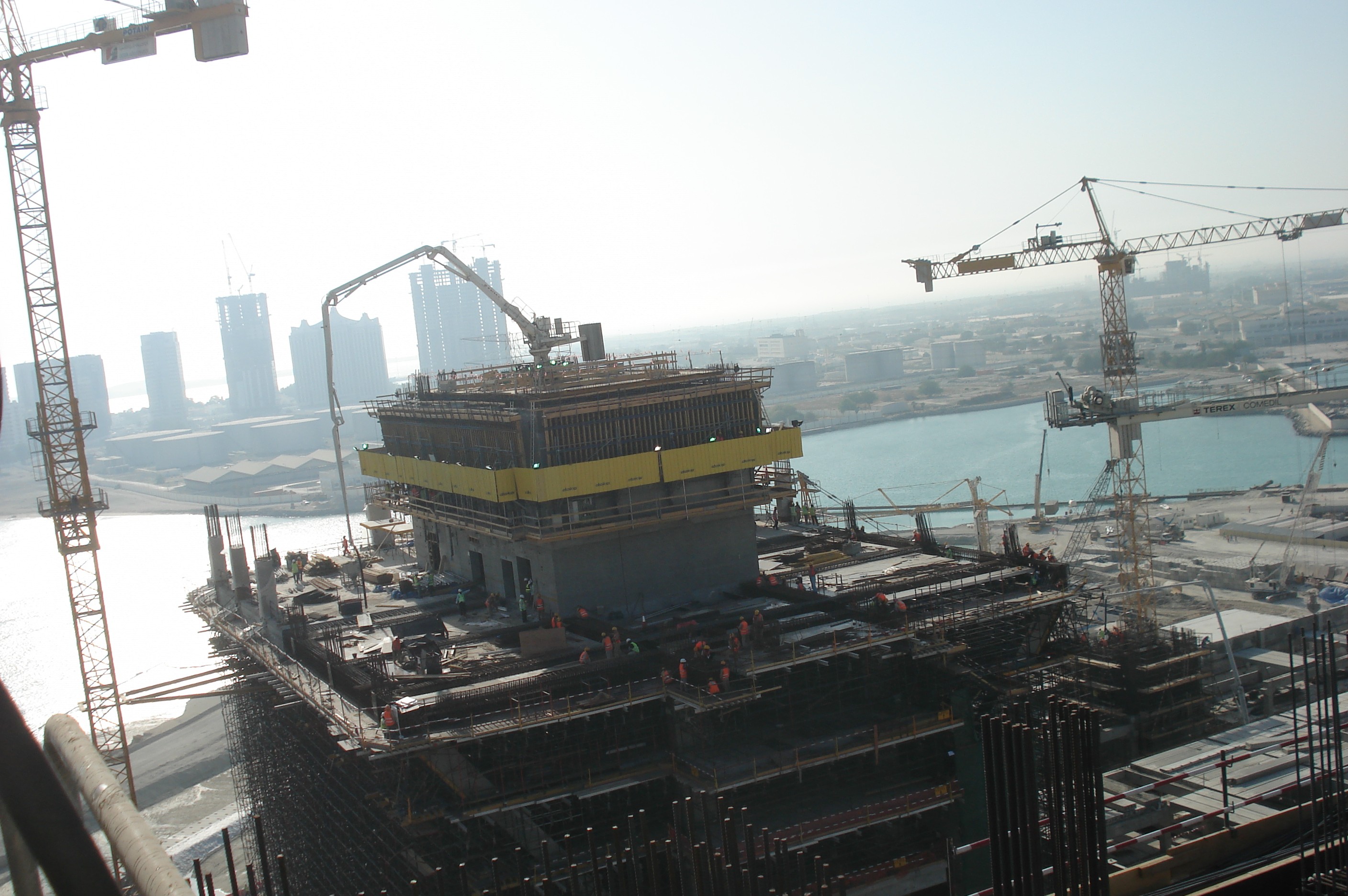 內(nèi)爬式布料機